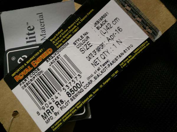 ರಾಯಲ್ ಎನ್‌ಫೀಲ್ಡ್‌ ಲೆದರ್ ಜಾಕೇಟ್ ಅಸಲಿ ಕಥೆ ಗೊತ್ತಾ? ಗೊತ್ತಾದ್ರೆ ನೀವು ಅದನ್ನ ಮುಟ್ಟೋದಿಲ್ಲ ಬಿಡಿ..!!