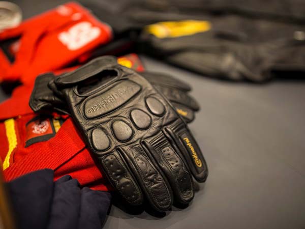 ರಾಯಲ್ ಎನ್‌ಫೀಲ್ಡ್‌ ಲೆದರ್ ಜಾಕೇಟ್ ಅಸಲಿ ಕಥೆ ಗೊತ್ತಾ? ಗೊತ್ತಾದ್ರೆ ನೀವು ಅದನ್ನ ಮುಟ್ಟೋದಿಲ್ಲ ಬಿಡಿ..!!