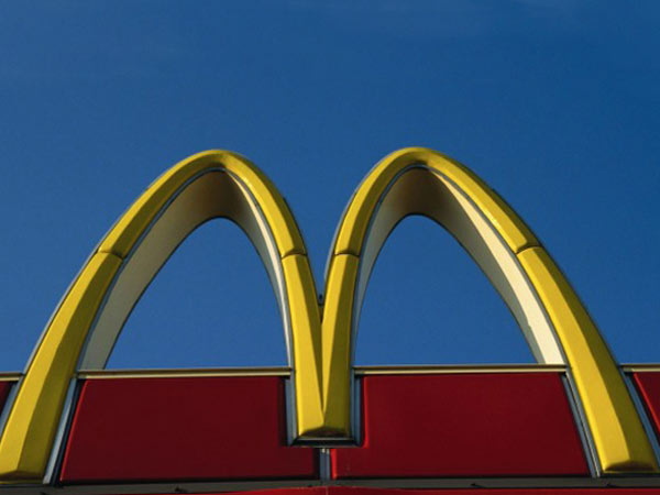 ತಂಗಿಗೆ ಬರ್ಗರ್ ಕೊಡಿಸಲು 8 ವರ್ಷದ ಏನ್ ಸಾಹಸ ಮಾಡಿದ ನೀವೇ ನೋಡಿ !!