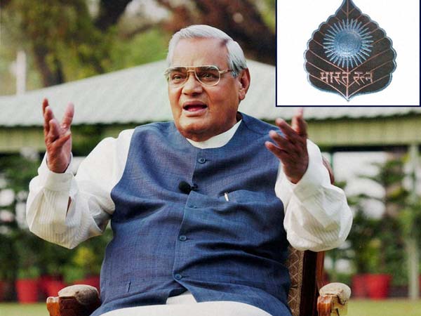 ಸ್ವದೇಶಿ ಮಂತ್ರ ಪಠಿಸುವ ಪ್ರಧಾನಿ ಮೋದಿಗ್ಯಾಕೆ ವಿದೇಶಿ ಕಾರಿನ ವ್ಯಾಮೋಹ..!!