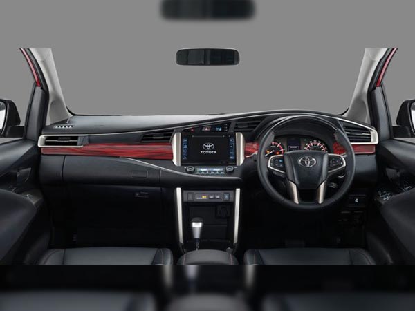 ಮಾರುಕಟ್ಟೆಗೆ ಲಗ್ಗೆಯಿಟ್ಟ ವಿನೂತನ ಇನೋವಾ ಕ್ರಿಸ್ಟಾ ಟೂರಿಂಗ್ ಸ್ಪೋರ್ಟ್ ಕಾರು..!!