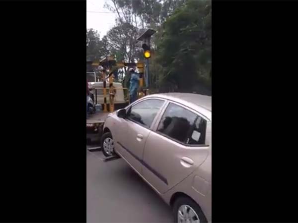 ಏನ್ ಗುರು 500 ರೂಪಾಯಿ ದಂಡಕ್ಕಾಗಿ ಹೀಗಾ ಮಾಡೋದು..!!