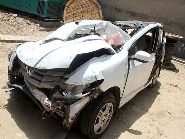 ಫ್ಲೈಓವರ್‌ನಿಂದ ಬಿದ್ದ ಕಾರು- ಇಬ್ಬರು ವಿದ್ಯಾರ್ಥಿಗಳು ದುರ್ಮರಣ