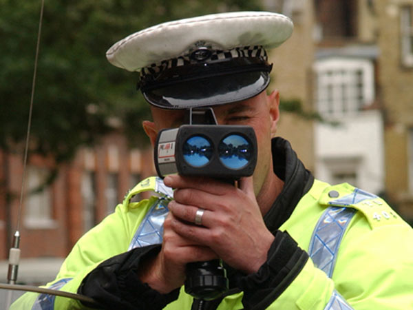 ಹಾಗಾದ್ರೆ ಅಪಘಾತಕ್ಕೆ ವೇಗ ಮಾತ್ರ ಕಾರಣ ಅಂತೀರಾ... ರಸ್ತೆ ಕೂಡ ಸರಿ ಇರ್ಬೇಕು ಅಲ್ವಾ ? 