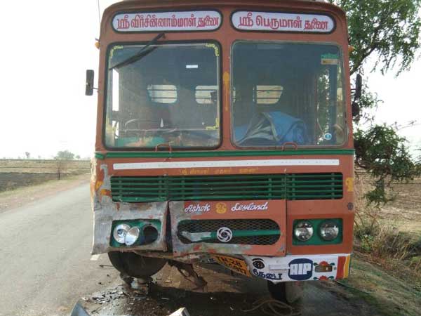 ಕಾರು ಮತ್ತು ಲಾರಿ ನಡುವೆ ಡಿಕ್ಕಿ- 6 ಮಂದಿ ದುರ್ಮರಣ