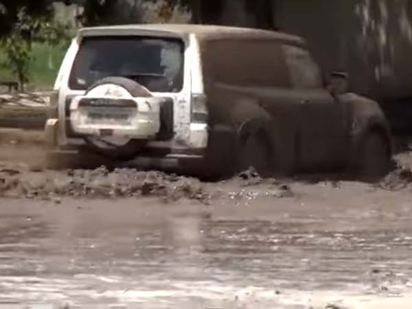 ಗದ್ದೆ ಕೆಲಸಕ್ಕಾಗಿ 70 ಲಕ್ಷ ಮೌಲ್ಯದ ಲಗ್ಷುರಿ ಕಾರು ಬಳಸಿದ ರೈತರು- ವಿಡಿಯೋ ವೈರಲ್