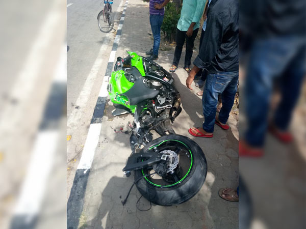 ಬೆಂಗಳೂರಿನಲ್ಲಿ ನೆಡೆದ ಕವಾಸಕಿ ನಿಂಜಾ ಝಡ್ಎಕ್ಸ್-10ಆರ್ ಅಪಘಾತ ಚಿತ್ರಗಳು