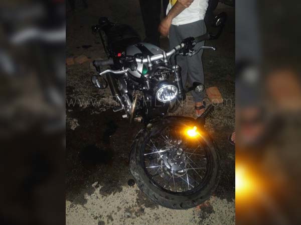 ಸ್ವಿಫ್ಟ್ ಮತ್ತು ಟ್ರಯಂಪ್ ಬೊನೆವಿಲ್ಲೆ ಬೈಕ್ ನಡುವೆ ಡಿಕ್ಕಿ- ಸವಾರನ ಸ್ಥಿತಿ ಗಂಭೀರ..!