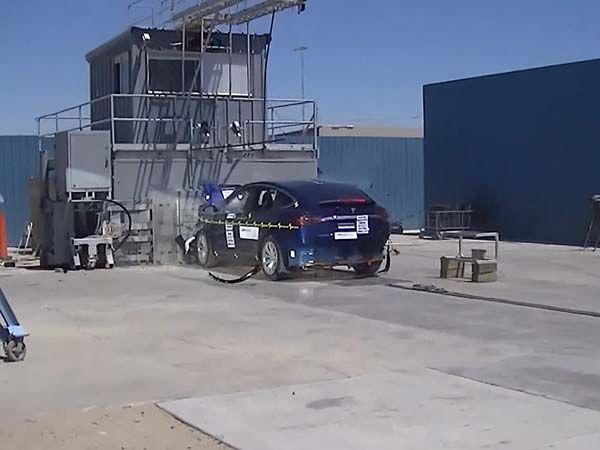 ಕ್ರ್ಯಾಶ್ ಟೆಸ್ಟಿಂಗ್ನಲ್ಲಿ 5 ಸ್ಟಾರ್ ರೇಟಿಂಗ್ ಪಡೆದ ಟೆಸ್ಲಾ ಮಾಡೆಲ್ ಎಕ್ಸ್..! ಕ್ರ್ಯಾಶ್ ಟೆಸ್ಟಿಂಗ್ನಲ್ಲಿ 5 ಸ್ಟಾರ್ ರೇಟಿಂಗ್ ಪಡೆದ ಟೆಸ್ಲಾ ಮಾಡೆಲ್ ಎಕ್ಸ್..!