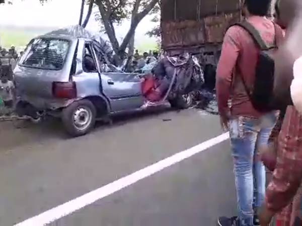 ನಿಂತಿದ್ದ ಲಾರಿಗೆ ಕಾರು ಡಿಕ್ಕಿ- ಭೀಕರ ಅಪಘಾತದಲ್ಲಿ ಮೂವರು ದುರ್ಮರಣ