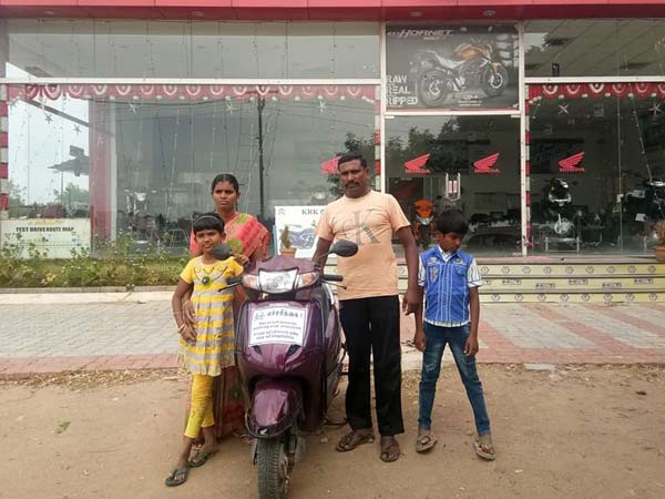 ಕಳಪೆ ಗುಣಮಟ್ಟದ ಸರ್ವಿಸ್- ಹೋಂಡಾ ಡಿಲರ್ಸ್‌ ವಿರುದ್ಧ ಉಪವಾಸ ಸತ್ಯಾಗ್ರಹ 