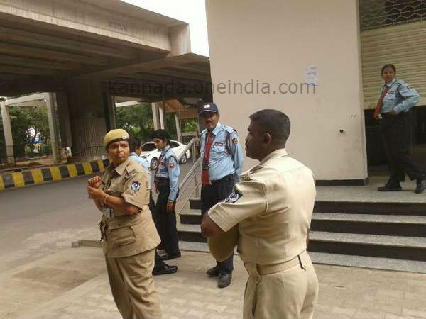  ಸಿಬ್ಬಂದಿ ಮತ್ತು ಪೊಲೀಸ್ ನಡುವೆ ಕಿತ್ತಾಟ- ಮೆಟ್ರೋ ಸಂಚಾರ್ ಬಂದ್