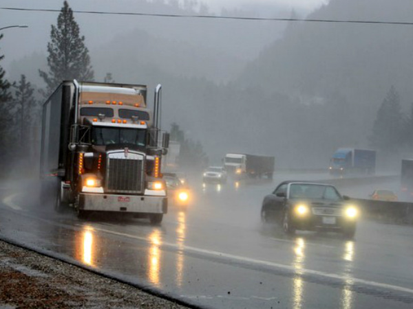 ಮಳೆಗಾಲದಲ್ಲಿ ಬೈಕ್, ಕಾರು ಸವಾರಿಗೂ ಮುನ್ನ ಈ ಸಲಹೆಗಳನ್ನು ತಪ್ಪದೇ ಓದಿ