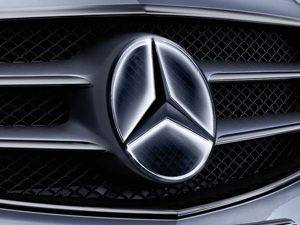 ನಿಷೇಧದ ಭೀತಿ ಹಿನ್ನೆಲೆ 30 ಲಕ್ಷ ಕಾರುಗಳನ್ನು ಹಿಂಪಡೆದ ಡೈಮ್ಲರ್