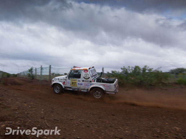 2017ರ ಮಾರುತಿ ಸುಜುಕಿ ದಕ್ಷಿಣ ಡೇರ್ : ಎರಡನೇ ದಿನವೂ ಮುನ್ನಡೆ ಸಾಧಿಸಿದ ಸಾಮ್ರಾಟ್ ಯಾದವ್ ಮತ್ತು ಎಸ್.ಏನ್ ನಿಜಾಮ್