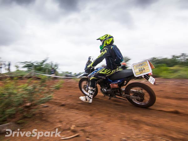 2017ರ ಮಾರುತಿ ಸುಜುಕಿ ದಕ್ಷಿಣ ಡೇರ್ : ಎರಡನೇ ದಿನವೂ ಮುನ್ನಡೆ ಸಾಧಿಸಿದ ಸಾಮ್ರಾಟ್ ಯಾದವ್ ಮತ್ತು ಎಸ್.ಏನ್ ನಿಜಾಮ್