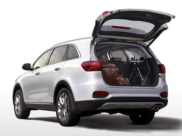 ಸೊರೆಂಟೋ ಫೇಸ್ ಲಿಫ್ಟ್ ಬಿಡುಗಡೆ ಮಾಡಿದ ಕಿಯಾ ಮೋಟಾರ್ಸ್