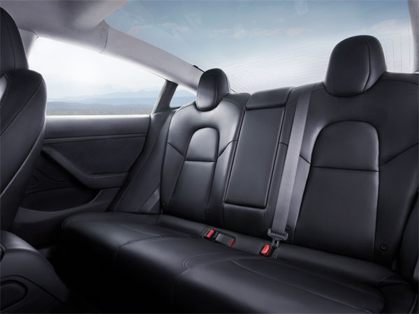 ಅಗ್ಗದ ಕಾರನ್ನು ಬಿಡುಗಡೆಗೊಳಿಸಿದ ಟೆಸ್ಲಾ: ಹೊಸ ಕಾರು ಯುಗ ಆರಂಭ ?