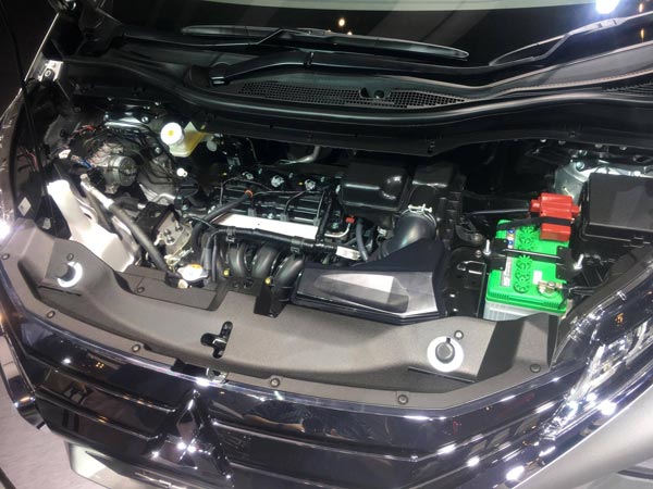 ಇಂಡೋನೇಷ್ಯಾದಲ್ಲಿ ಪ್ರದರ್ಶನಗೊಂಡ ಮಿಟ್ಸುಬಿಸಿ ಎಕ್ಸ್‌ಪ್ಯಾಂಡರ್ ಎಂಪಿವಿ