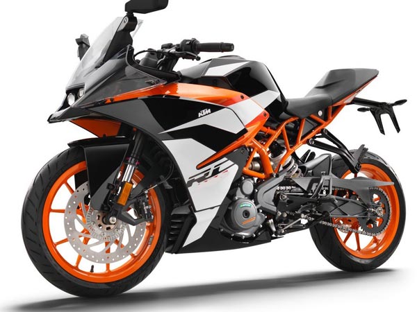 ಕೆಟಿಎಂ ಬೈಕ್ ಓಡಿಸಿದ ಎಂಬ ಕಾರಣ ನೀಡಿ ಇಂಧನದ ಟ್ಯಾಂಕಿಗೆ ಉಪ್ಪು ಸುರಿದ ಪೊಲೀಸ್ !!