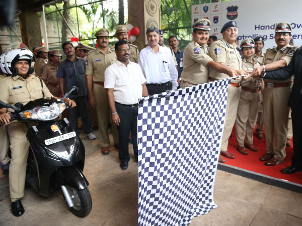 ಮಹಿಳಾ ಪೊಲೀಸರಿಗೆ 150 ಸ್ಕೂಟರ್‌‌ಗಳನ್ನು ವಿತರಣೆ ಮಾಡಿದ ಹೀರೋ 