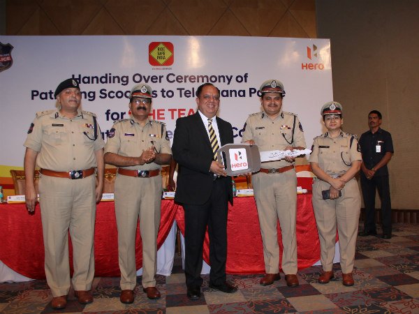 ಮಹಿಳಾ ಪೊಲೀಸರಿಗೆ 150 ಸ್ಕೂಟರ್‌‌ಗಳನ್ನು ವಿತರಣೆ ಮಾಡಿದ ಹೀರೋ 