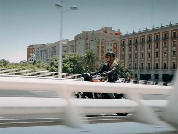 ಬಿಡುಗಡೆಯಾಗಲಿರುವ ಕವಾಸಕಿ ಝಡ್900ಆರ್‌ಎಸ್ ಟೀಸರ್ ಬಿಡುಗಡೆ