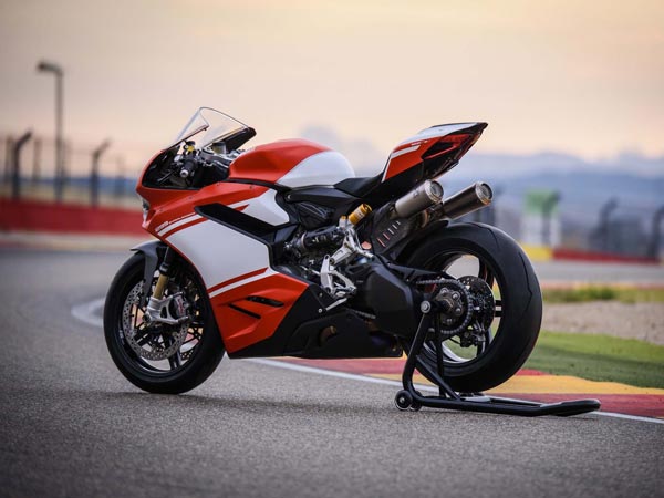 ಡುಕಾಟಿ ಸಂಸ್ಥೆಯ ವಿ4 ಸೂಪರ್ ಬೈಕಿನ ಮತ್ತಷ್ಟು ಚಿತ್ರಗಳು ಸೋರಿಕೆ 