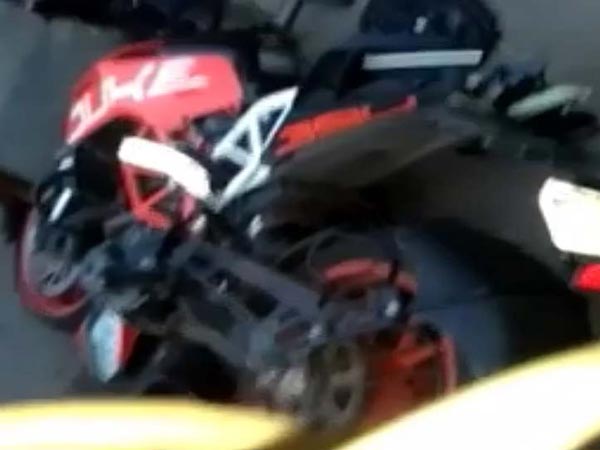 ನಿಯಂತ್ರಣ ತಪ್ಪಿದ ವೇಗದ ಬೈಕ್ ಸವಾರಿ-ಇಬ್ಬರು ಕೆಟಿಎಂ ಸವಾರರು ದುರ್ಮರಣ