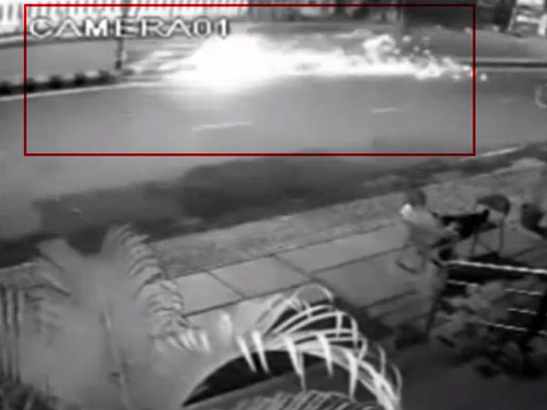 ನಿಯಂತ್ರಣ ತಪ್ಪಿದ ವೇಗದ ಬೈಕ್ ಸವಾರಿ-ಇಬ್ಬರು ಕೆಟಿಎಂ ಸವಾರರು ದುರ್ಮರಣ