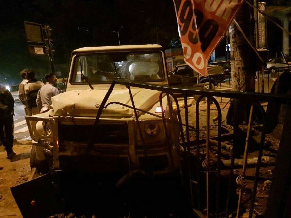 ಕನ್ನಡ ಖ್ಯಾತ ನಟರು ಪ್ರಯಾಣಿಸುತ್ತಿದ್ದ ಐಷಾರಾಮಿ ಕಾರು ಅಪಘಾತ 