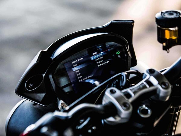 ಟ್ರಯಂಪ್ ಸ್ಟ್ರೀಟ್ ಟ್ರಿಪಲ್ 765 ಆರ್‌ಎಸ್ ಬೈಕಿನ ಬಿಡುಗಡೆ ಮಾಹಿತಿ ಬಹಿರಂಗ