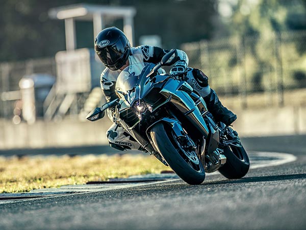 ಸೂಪರ್ ಚಾರ್ಜ್ಡ್ ಬೈಕ್‌ಗಳನ್ನು ಪರಿಚಯಿಸುತ್ತಿದೆ ಕವಾಸಕಿ