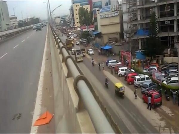 ಹೊಸೂರು ರೋಡ್‌ ಎಕ್ಸ್‌ಪ್ರೆಸ್‌ ವೇ ನಲ್ಲಿ ದ್ವಿಚಕ್ರವಾಹನಗಳಿಗೆ ನಿಷೇಧ?