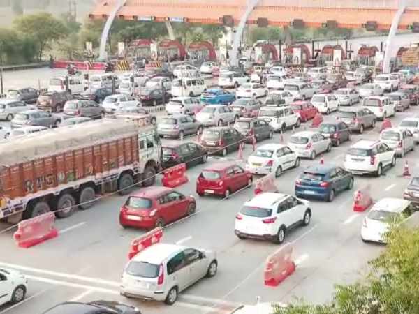 ತನ್ನ ತಾಯಿಯನ್ನು ಬಿಟ್ಟು ಬರಲು ಹೋಗಿ ಮಸಣ ಸೇರಿದ !! ಮೃತ್ಯುಕೂಪವಾದ ಯಮುನಾ ಎಕ್ಸ್‌ಪ್ರೆಸ್‌ವೇ