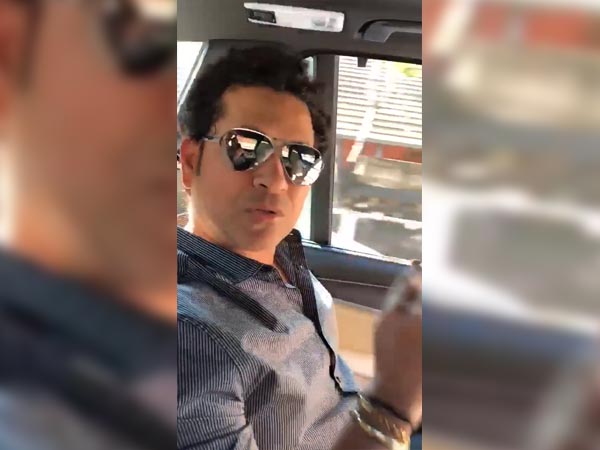 ದ್ವಿಚಕ್ರ ವಾಹನ ಸವಾರರಿಗೆ ಹೆಲ್ಮೆಟ್ ಪಾಠ ಹೇಳಿದ ಸಚಿನ್‌ ವಿಡಿಯೋ ಸಿಕ್ಕಾಪಟ್ಟೆ ವೈರಲ್