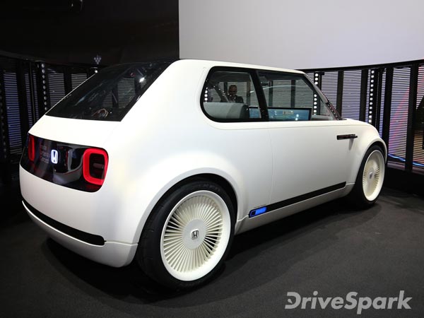 ಕೇವಲ 15 ನಿಮಿಷಗಳಲ್ಲಿ ಹೋಂಡಾ ಕಂಪನಿಯ ಎಲೆಕ್ಟ್ರಿಕ್ ಕಾರು ಚಾರ್ಜ್ ಆಗುತ್ತೆ !!