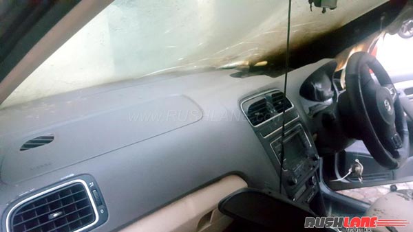 ಮರ್ಸಿಡಿಸ್ ಕಾರಿನಲ್ಲಿ ಬಂದ ಗುಂಪೊಂದು, ಒಂದೇ ನಿಮಿಷದಲ್ಲಿ 12 ಲಕ್ಷದ ಕಾರನ್ನು ಸುಟ್ಟಿತು !!