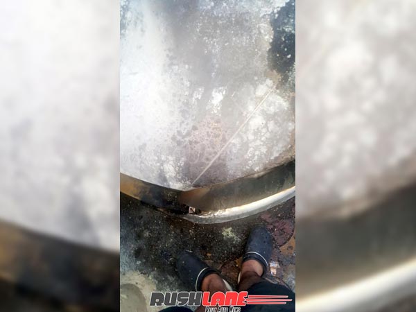 ಮರ್ಸಿಡಿಸ್ ಕಾರಿನಲ್ಲಿ ಬಂದ ಗುಂಪೊಂದು, ಒಂದೇ ನಿಮಿಷದಲ್ಲಿ 12 ಲಕ್ಷದ ಕಾರನ್ನು ಸುಟ್ಟಿತು !!