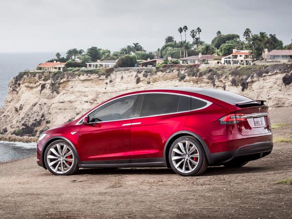 ನಟ ರಿತೇಶ್ ದೇಶ್‌ಮುಖ್ ಹುಟ್ಟುಹಬ್ಬಕ್ಕೆ ಲಗ್ಷುರಿ ಗಿಫ್ಟ್ 