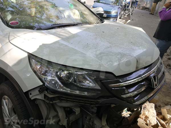 ಲಾಲ್‌ ಬಾಗ್ ಕಂಪೌಂಡ್‌ಗೆ ಡಿಕ್ಕಿ ಹೊಡೆದ ಹೋಂಡಾ ಸಿಆರ್‌ವಿ ಗತ್ತು ಹೇಗಿತ್ತು ಗೊತ್ತಾ?