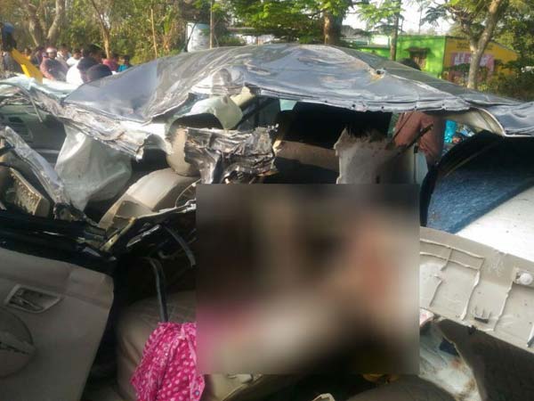 ಕಾರಿಗೆ ಅಡ್ಡ ಬಂದ ಬಾಲಕಿ- ಬಚಾವ್ ಮಾಡಲು ಹೋಗಿ ಐವರು ದುರ್ಮರಣ