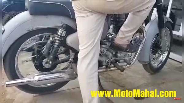 ರಿವರ್ಸ್ ಗೇರ್ ಇರೋ ಕ್ಲಾಸಿಕ್ ಬೈಕ್ ನೋಡಿದ್ದಿರಾ? ಹಾಗಾದ್ರೆ ಇಲ್ಲಿದೆ ನೋಡಿ....