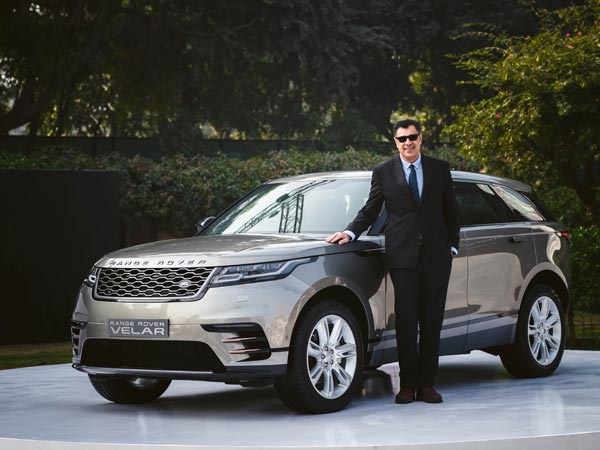 ಹೊಸ ರೇಂಜ್ ರೋವರ್ ವೆಲಾರ್ ಕಾರು, 2.0 ಲೀಟರ್ ಡೀಸೆಲ್ ಮತ್ತು 2.0 ಲೀಟರ್ ಪೆಟ್ರೋಲ್ ಮತ್ತು 3.0 ಲೀಟರ್ ಡೀಸೆಲ್ ಎಂಬ ಮೂರು ಪವರ್‌ಟ್ರೇನ್ ಆಯ್ಕೆಗಳೊಂದಿಗೆ ಲಭ್ಯವಿದೆ. 