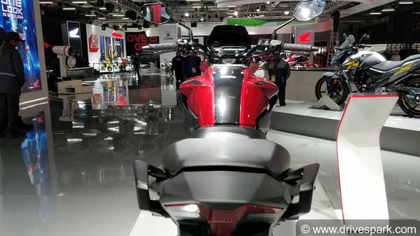 ಬೈಕ್ ಪ್ರಿಯರಲ್ಲಿ ಕ್ರೇಜ್ ಹುಟ್ಟುಹಾಕಿದ ಹೋಂಡಾ ಎಕ್ಸ್-ಬ್ಲೇಡ್ 