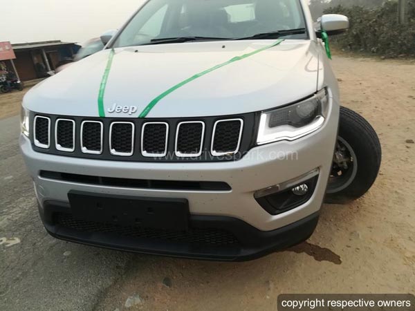 ಖರೀದಿ ಮಾಡಿ ಮೂರೇ ತಾಸಿಗೆ ಮುಗಿದುಕೊಂಡು ಬಿತ್ತು ಹೊಸ ಜೀಪ್ ಕಂಪಾಸ್ ಕಾರು..!! ಖರೀದಿ ಮಾಡಿ ಮೂರೇ ತಾಸಿಗೆ ಮುಗಿದುಕೊಂಡು ಬಿತ್ತು ಹೊಸ ಜೀಪ್ ಕಂಪಾಸ್ ಕಾರು..!!