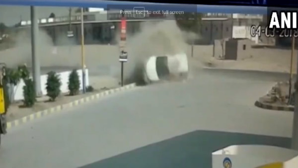 ಹೈ ಸ್ಪೀಡ್‌ನಲ್ಲಿದ್ದ ಕಾರು ಪಲ್ಟಿ-ಆಮೇಲೇನಾಯ್ತು ನೀವೇ ನೋಡಿ....