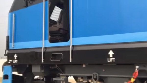 ಸೇವೆಗೆ ಸಿದ್ದವಾದ ದೇಶದ ಮೊದಲ ಹೈ ಪವರ್ ಲೋಕೋಮೋಟಿವ್ ಎಂಜಿನ್..