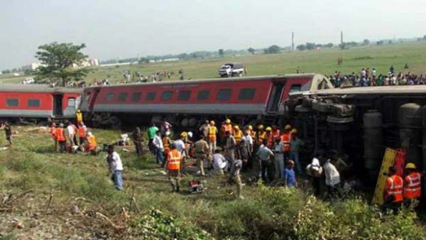 ಭಾರತದಲ್ಲಿ ನಡೆದ ಭೀಕರ 10 ರೈಲು ದುರಂತಗಳಿವು... ಭಾರತದಲ್ಲಿ ನಡೆದ ಭೀಕರ 10 ರೈಲು ದುರಂತಗಳಿವು...