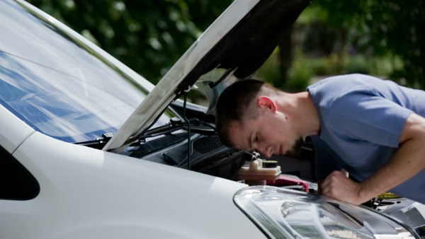 ಕಾರ್ ಡ್ರೈವಿಂಗ್ ವೇಳೆ ಈ ತಪ್ಪುಗಳನ್ನು ಮಾಡಲೇಬೇಡಿ..